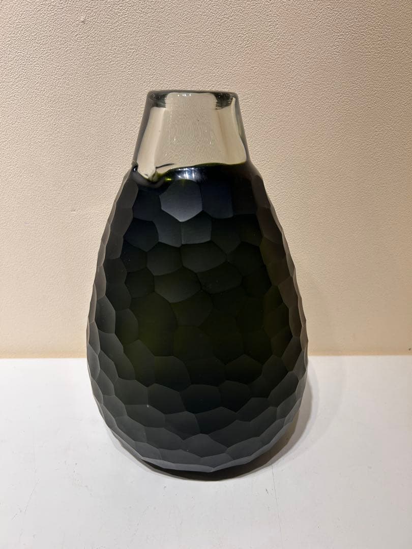 317　BoConcept　ガラスフラワーベース　緑系　多面体　展示品