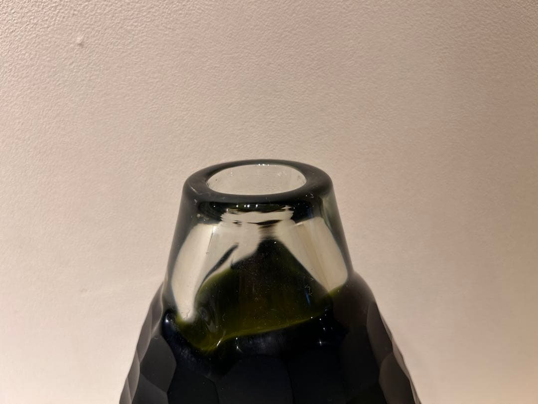 317　BoConcept　ガラスフラワーベース　緑系　多面体　展示品