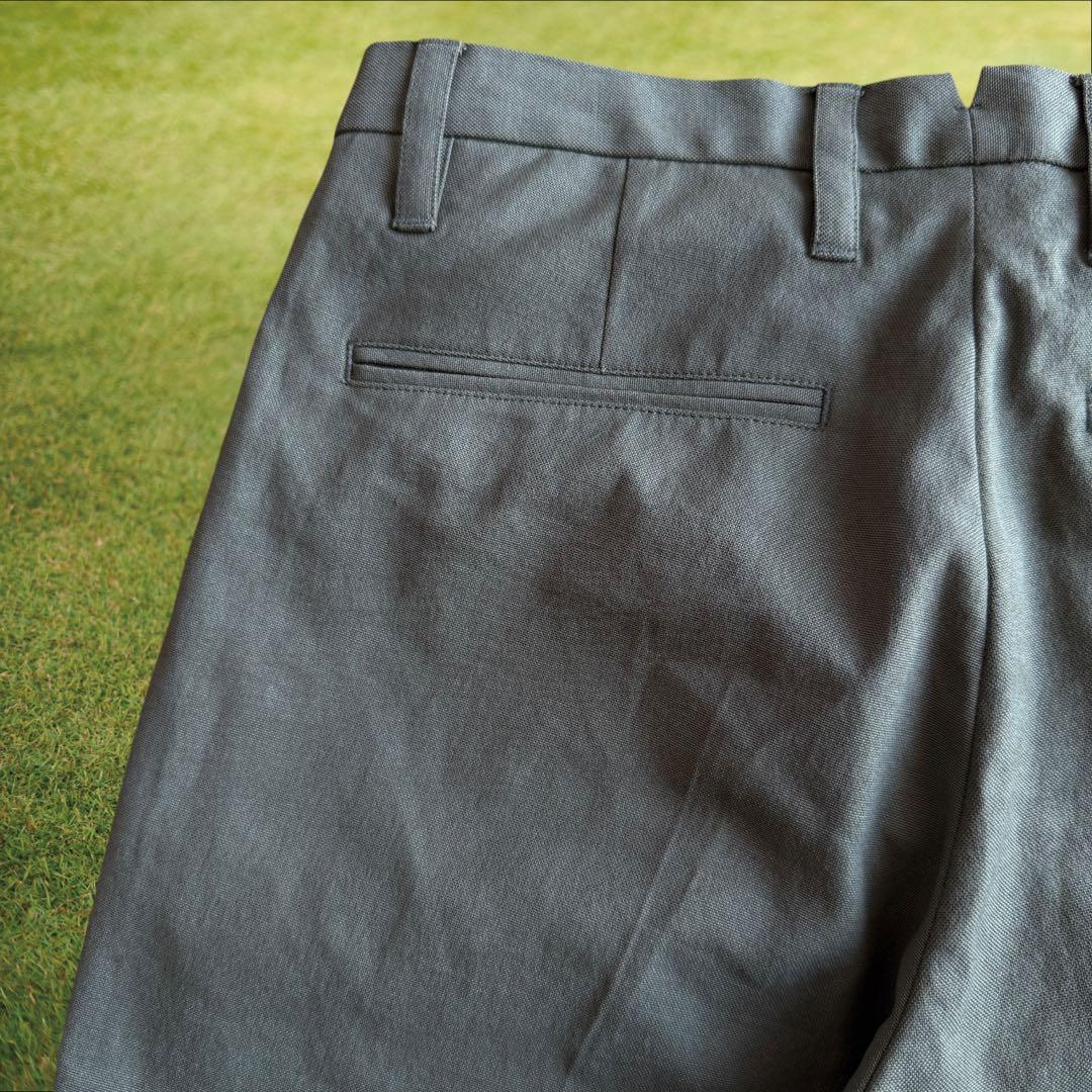 未使用級　ブリーフィングゴルフ　パンツ　S〜M相当　タック入り　カーキ　リネン混