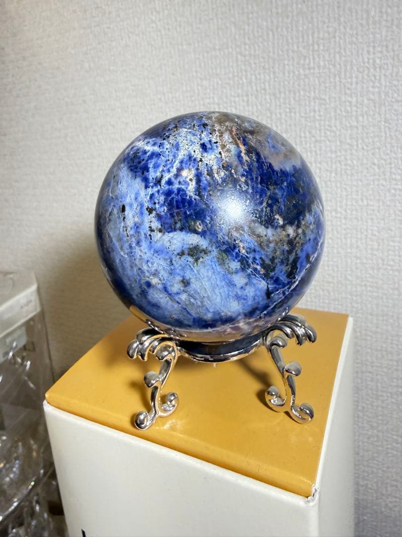 新品インペリアルソーダライトスフィアー 地球みたい　ラージサイズ　金属台座付き