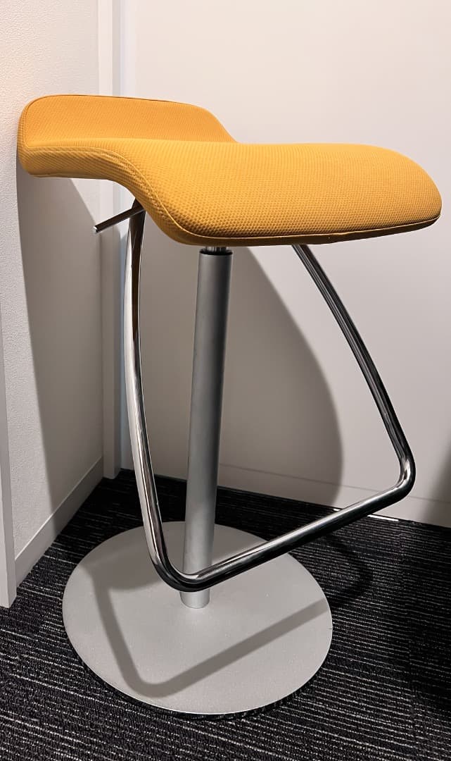 をとこ 　OKAMURAオカムラ Counter Chair