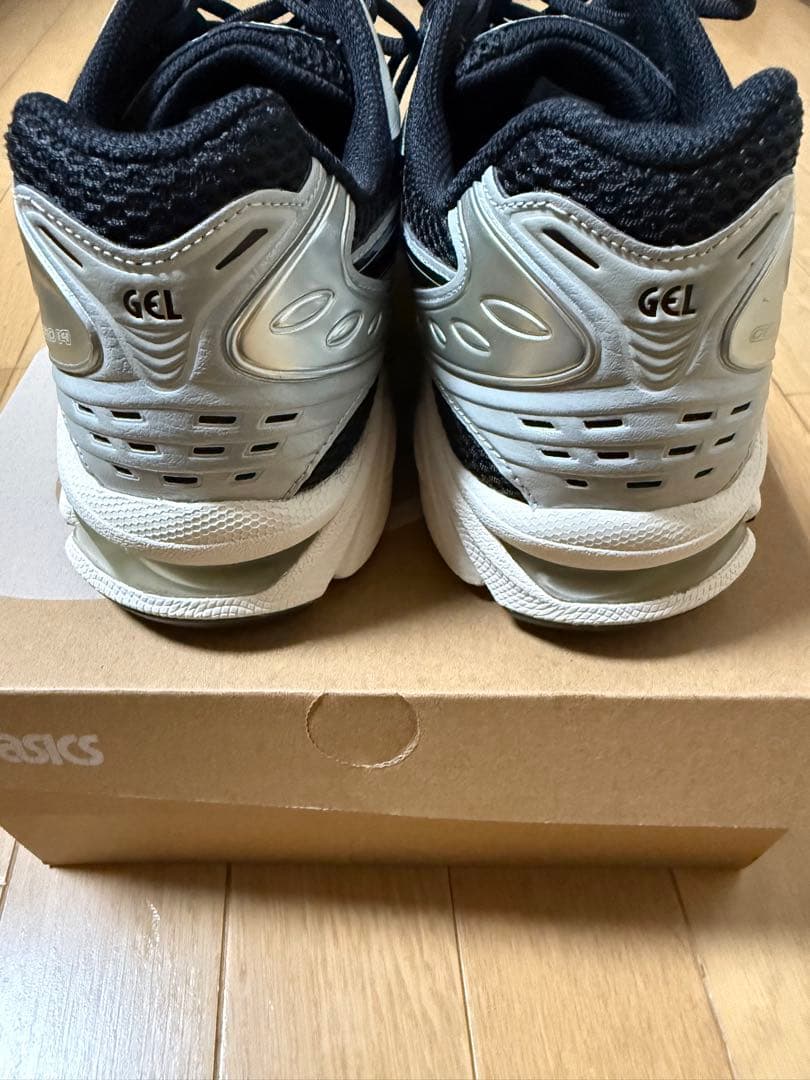 靴 Asics Gel-Kayano 14 \"Black/Seal Grey\"