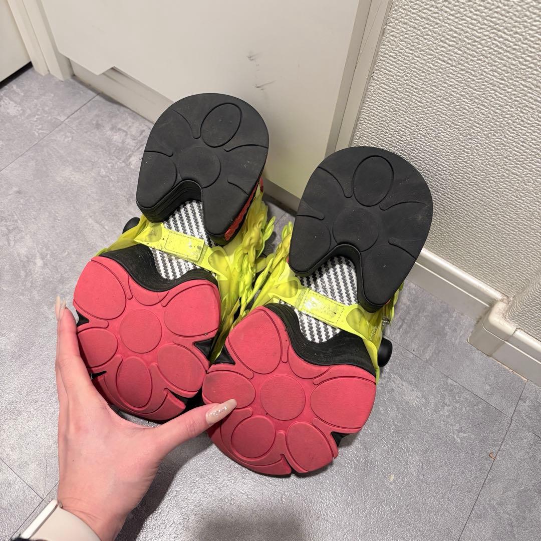 ノワールケイニノミヤ Reebok ポンプフューリー 25