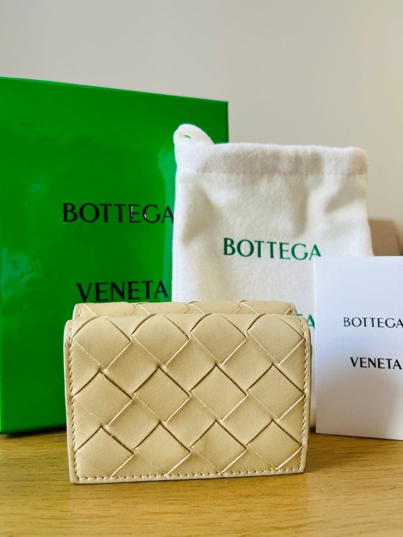 美品　ボッテガヴェネタ ベージュ 三つ折り財布
