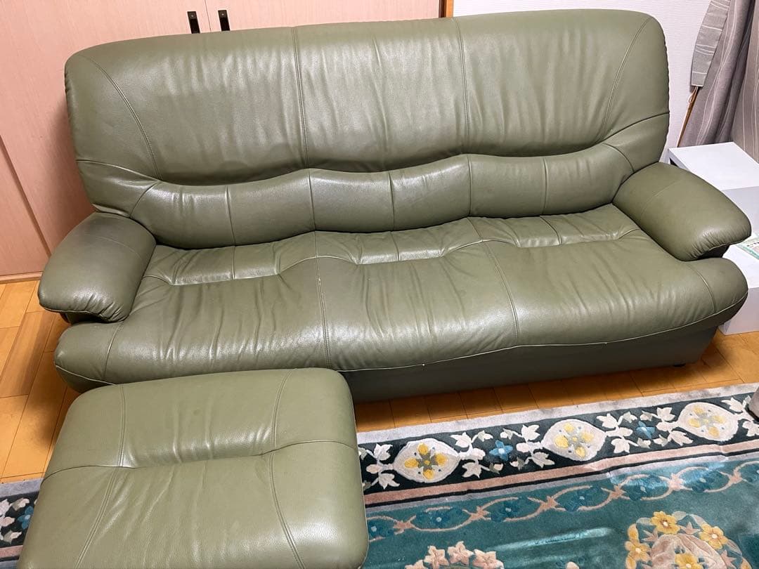 カリモク チターノ　 ソファ3人掛け　本革　グリーン