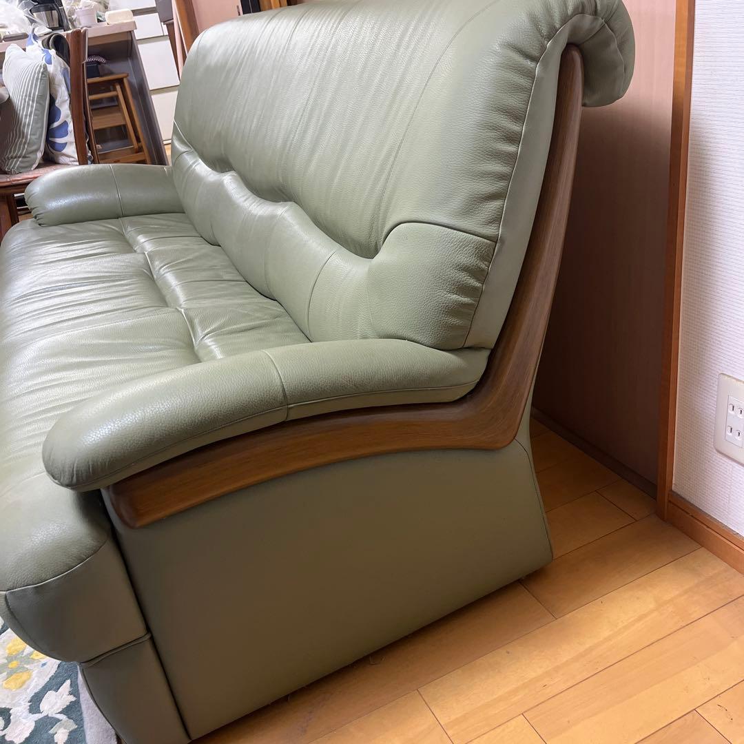 カリモク チターノ　 ソファ3人掛け　本革　グリーン