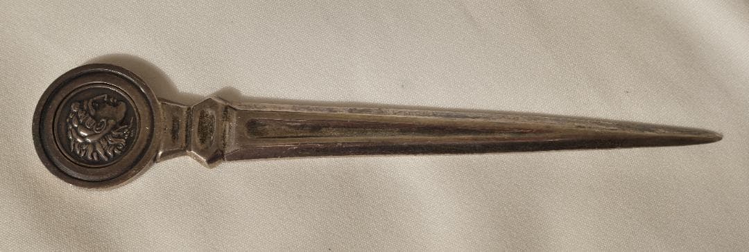 アレクサンダー大王のレリーフペーパーナイフ