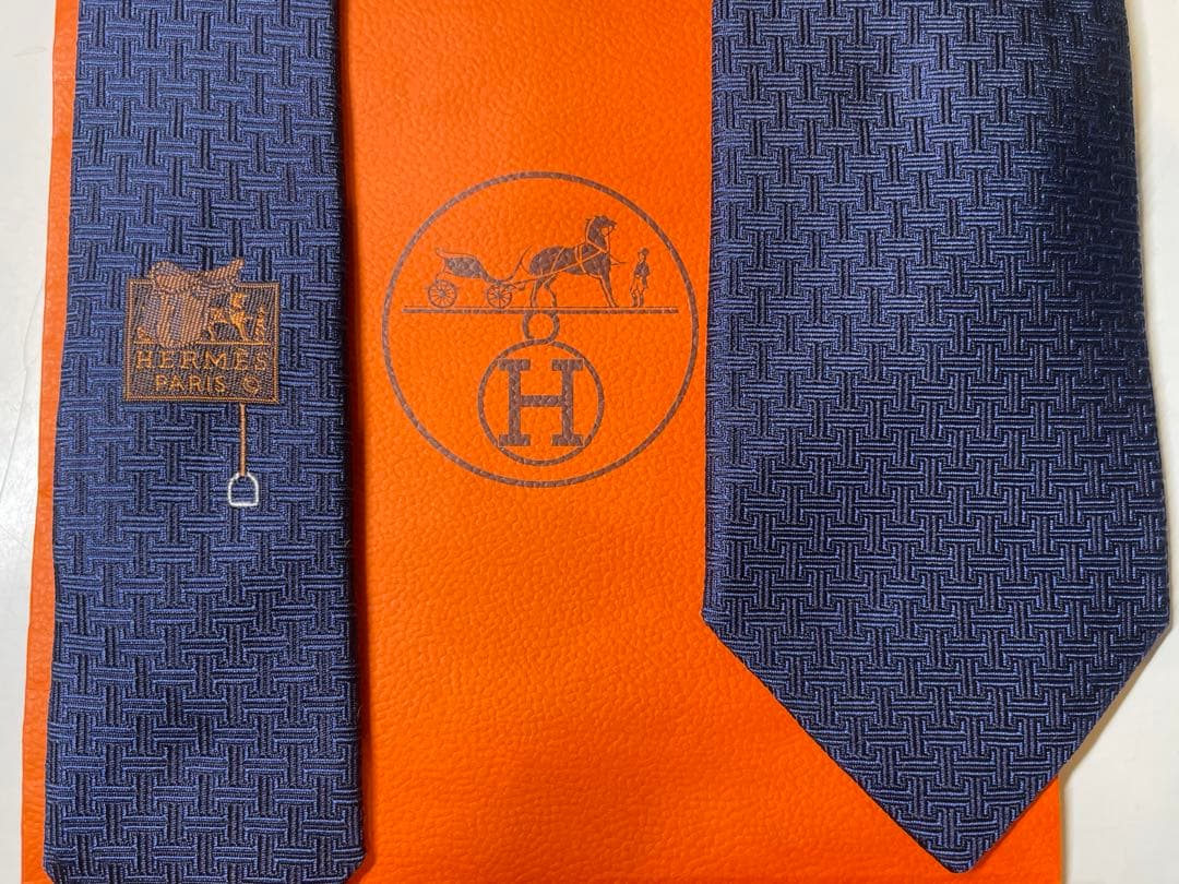 【試着のみ】HERMES H総柄　ネイビー シルク ネクタイ