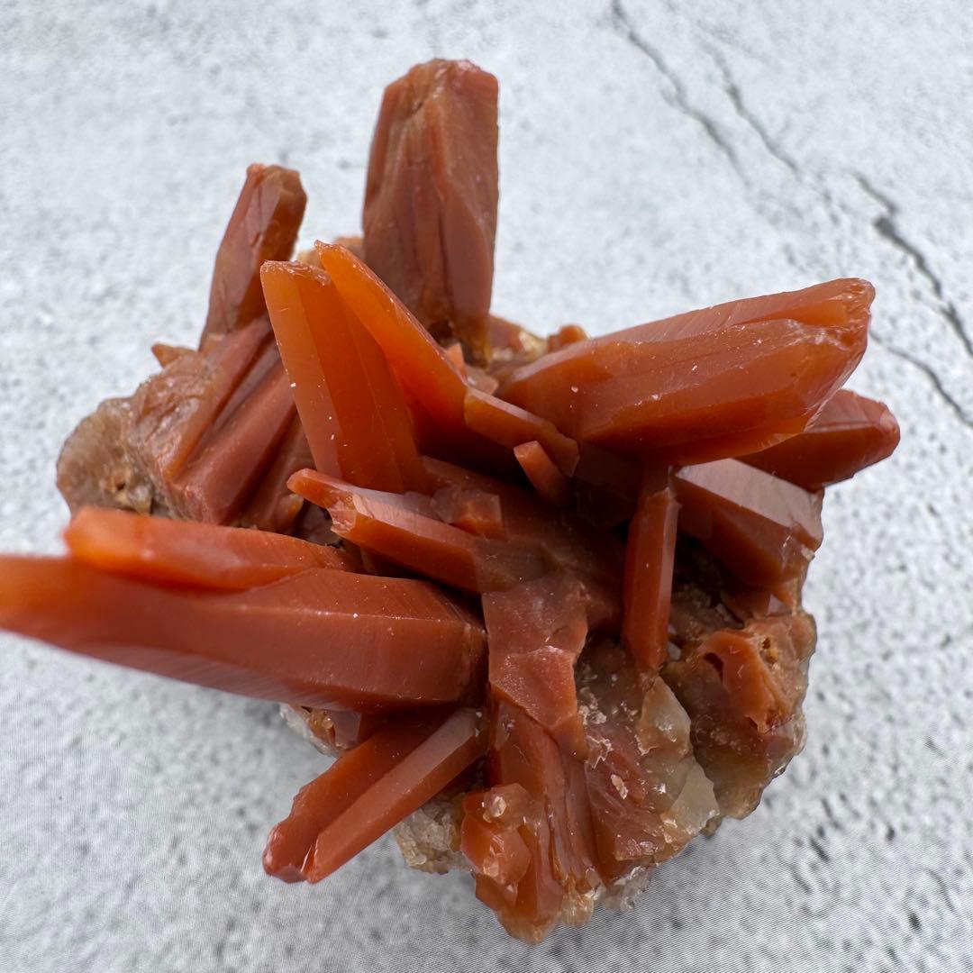 G-62マダガスカル産 赤水晶 クラスター 天然石　レッドクォーツ 希少原石