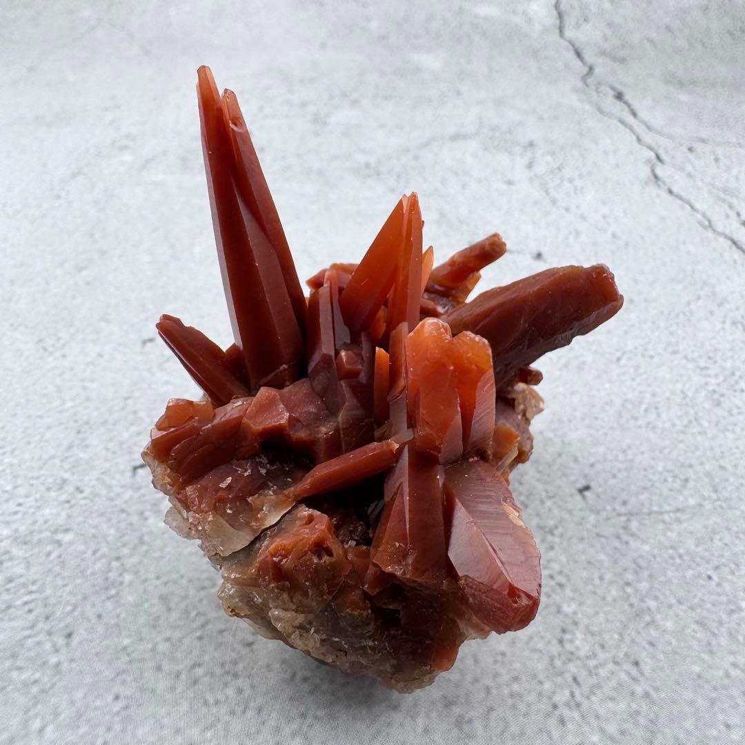G-62マダガスカル産 赤水晶 クラスター 天然石　レッドクォーツ 希少原石