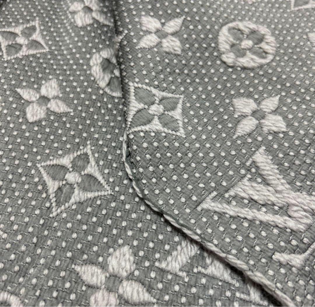 Louis Vuitton グレー マフラーM74742 ロゴマニア