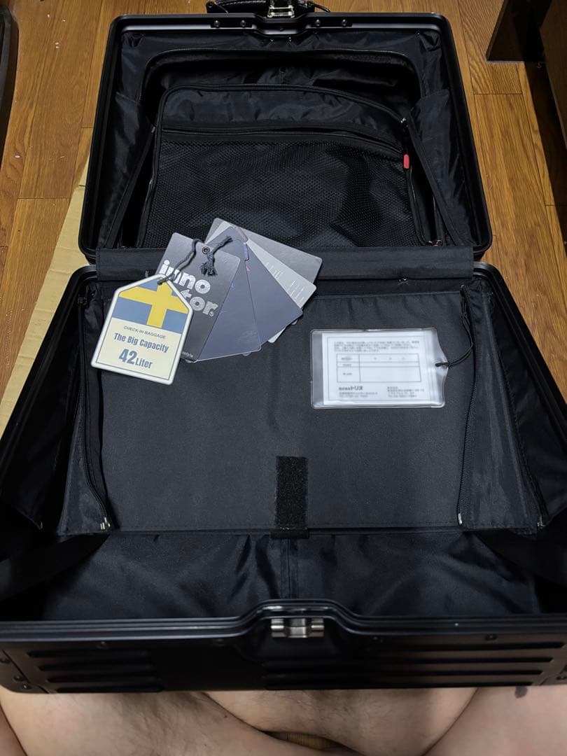 【値下げ！】 イノベーター アルミスーツケース inv1611