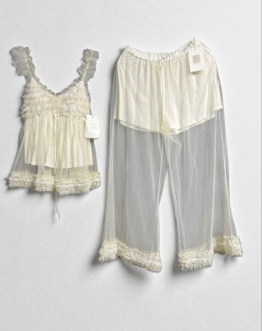 SNIDEL✴︎タグ付きチュールフリルキャミ＆パンツレイヤードレースランジェリー