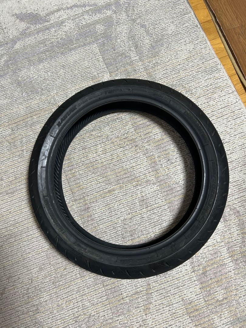 ブリヂストン バトラックスT31 120/70ZR17 2025年製