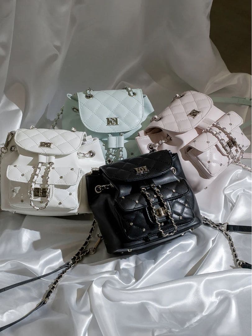 ダーリッチ　キルティングビジューミニリュック　WHT