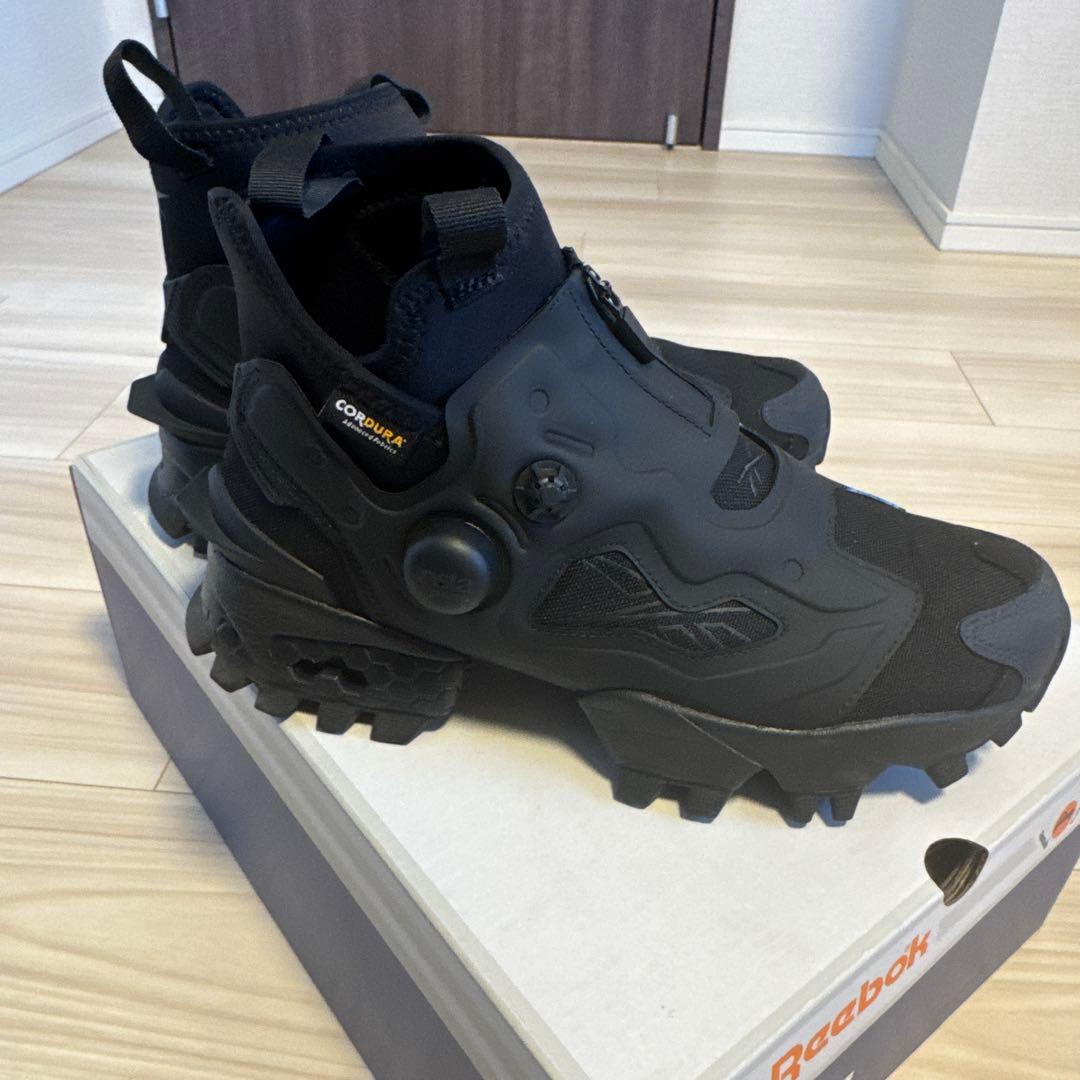 リーボック インスタポンプフューリー ミッド　黒　25.5センチ
