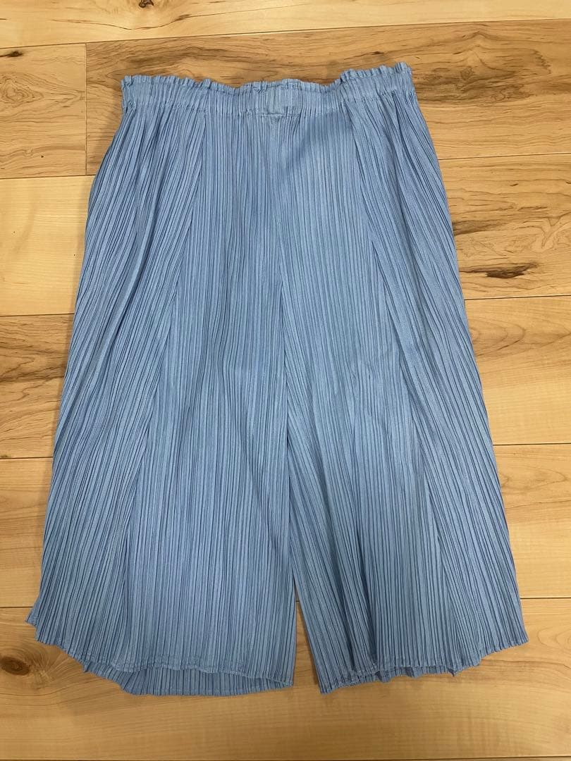 プリーツプリーズ　イッセイミヤケ　ハーフパンツ