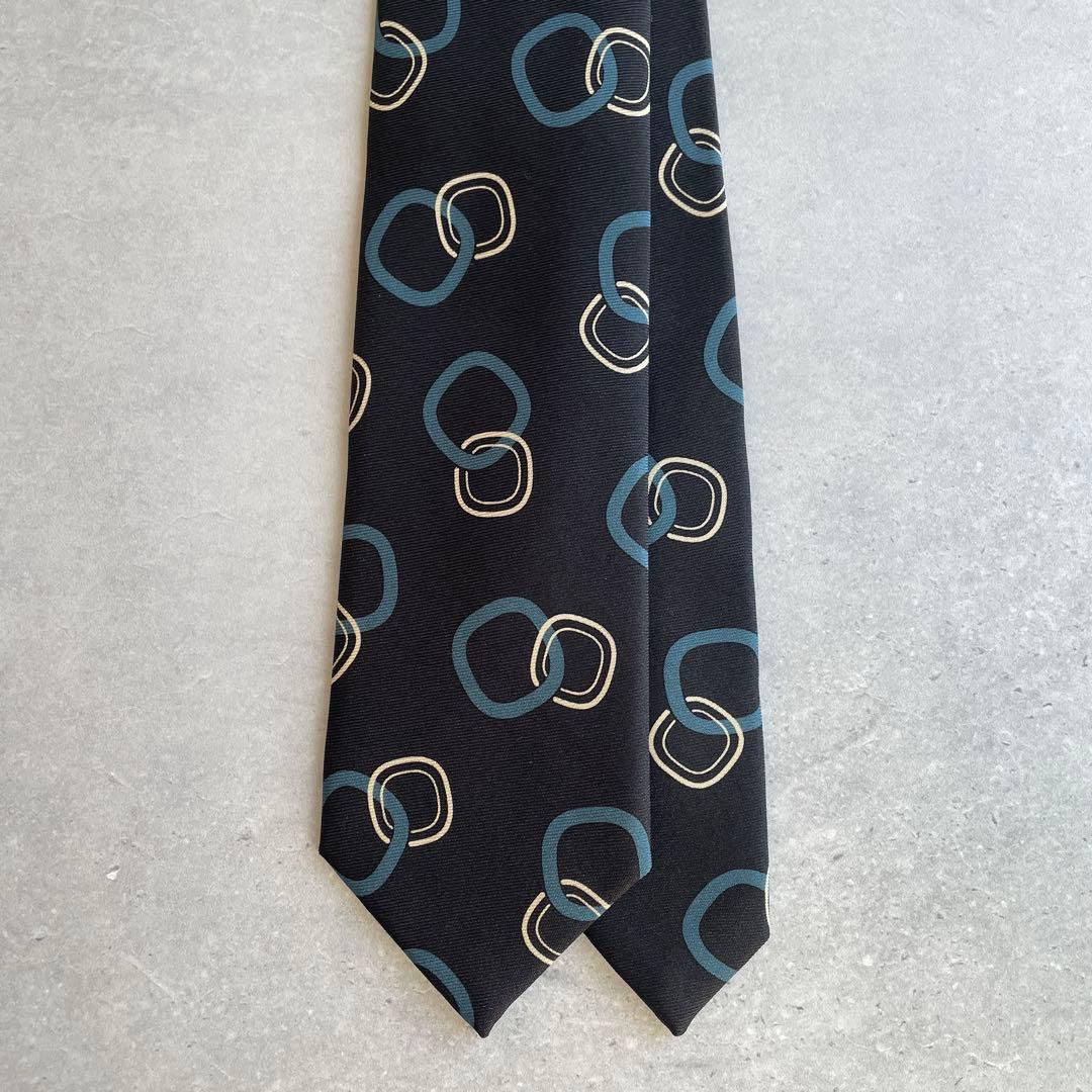 25年秋冬新作Holiday&Brownホリデー&ブラウン　幾何学柄プリントタイ