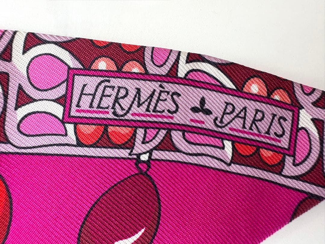 エルメス　マハラジャの装身具　デタイユツイリー シルク スカーフバッグ小物 箱付