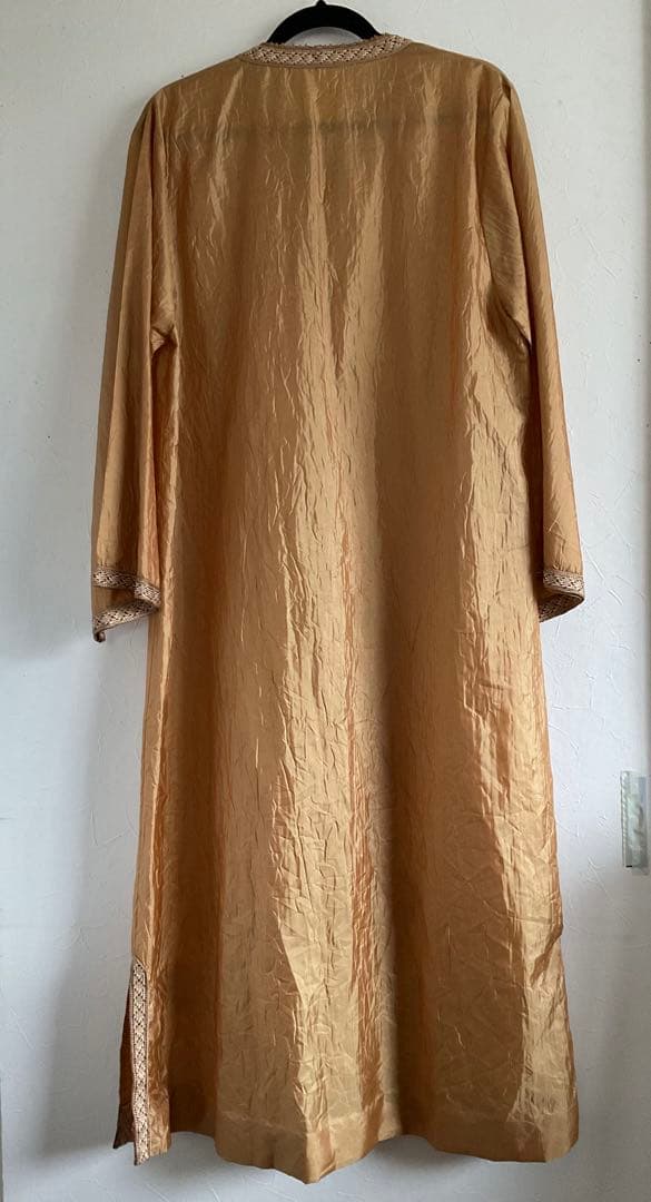 ヴィンテージ！モロッコ・マラケッシュ」の伝統衣装「ジェバラ(インナ−付)」