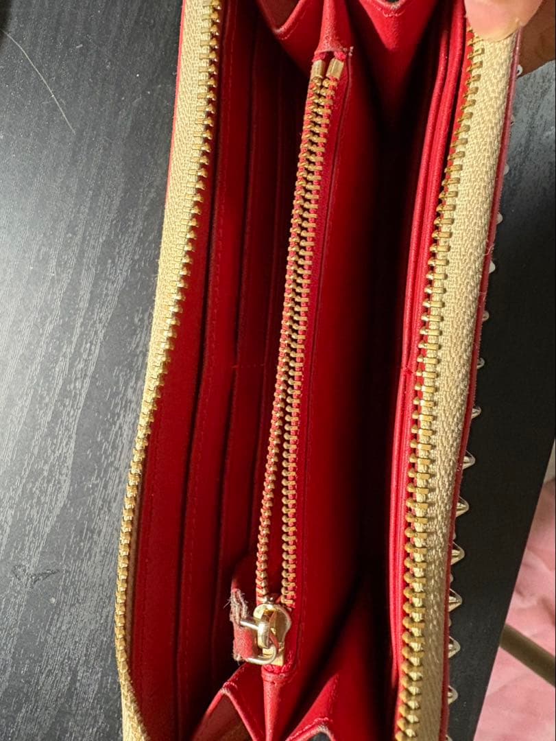 ブランド：Christian Louboutin（クリスチャン ルブタン）