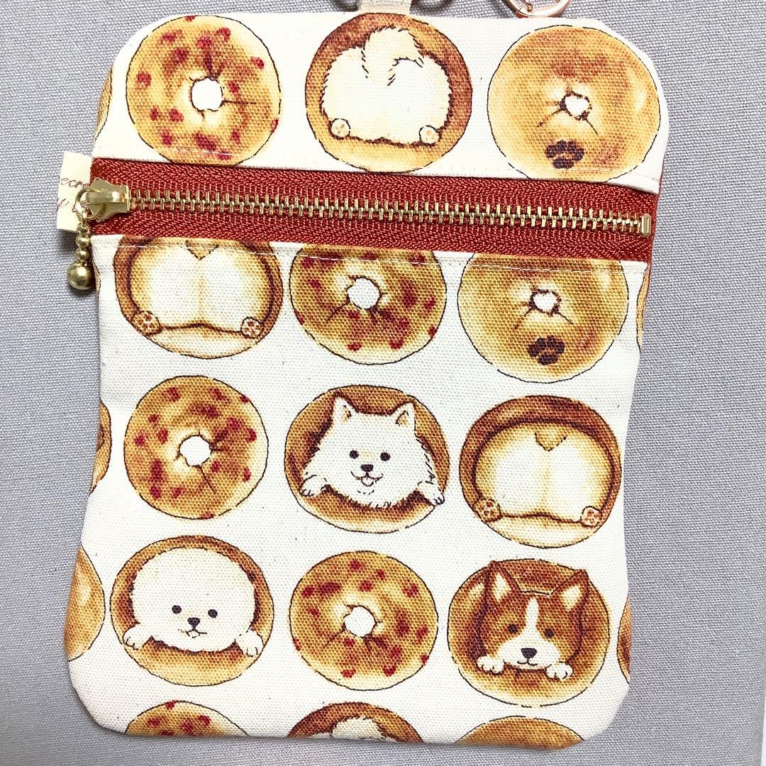 ハンドメイド　フラットポーチ　マスコットポーチ　パネル生地　ポメラニアン