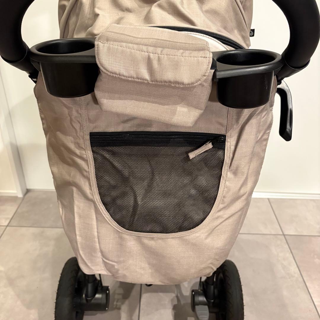 Joie ライトトラックス3 DLX 2024年新モデル　ムーンロック　ベージュ