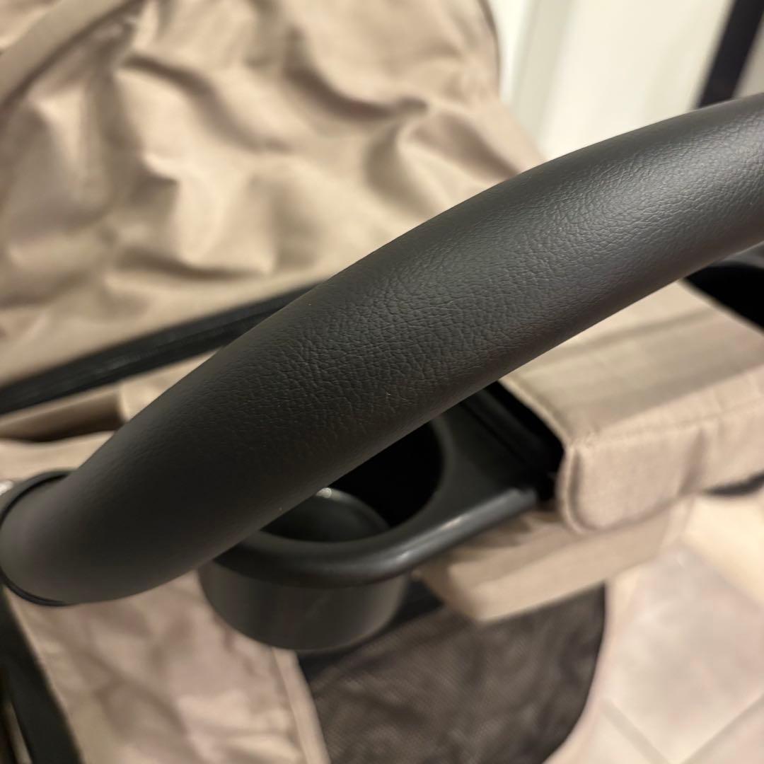 Joie ライトトラックス3 DLX 2024年新モデル　ムーンロック　ベージュ