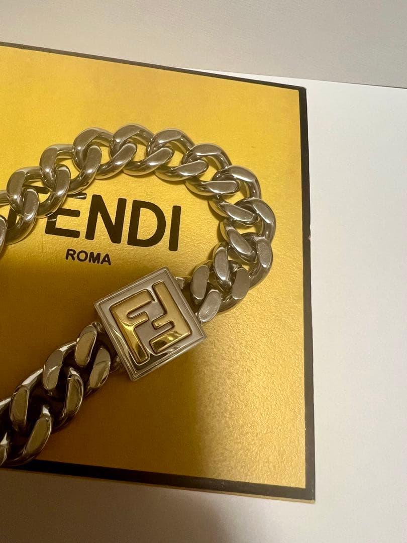 【美品】【最終値下げ】FENDI FF ロゴ　ブレスレット　シルバー　Lサイズ