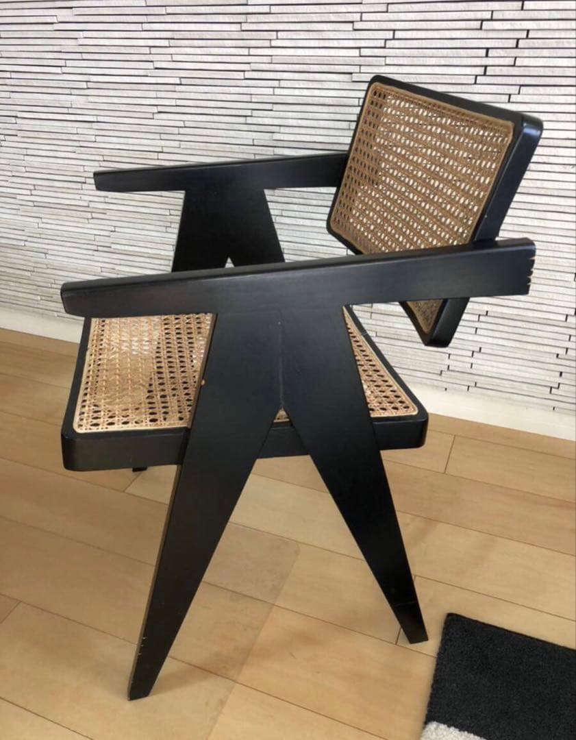 カッシーナ　リプロダクト　モダンアームチェア ラタン・黒