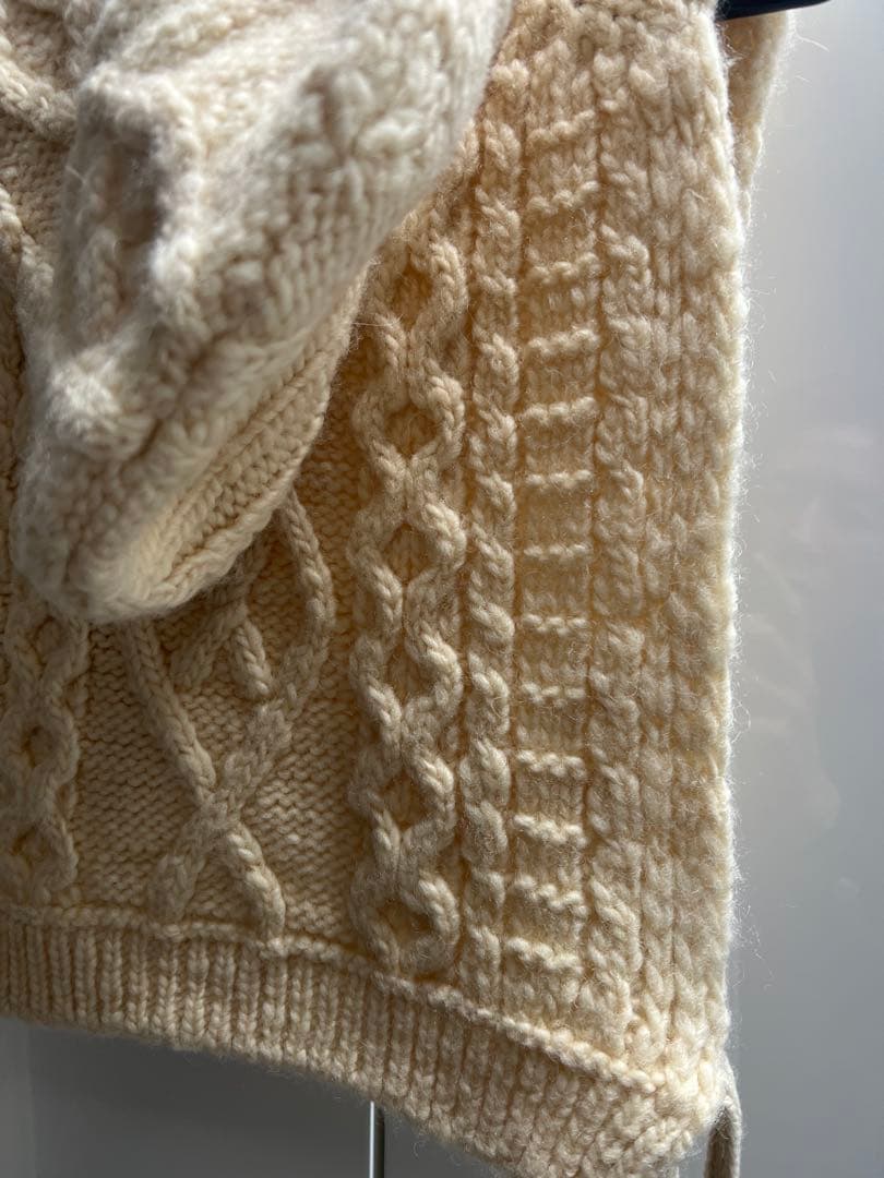 新品tao COMME des garçonsアイボリー ケーブル編みセーター
