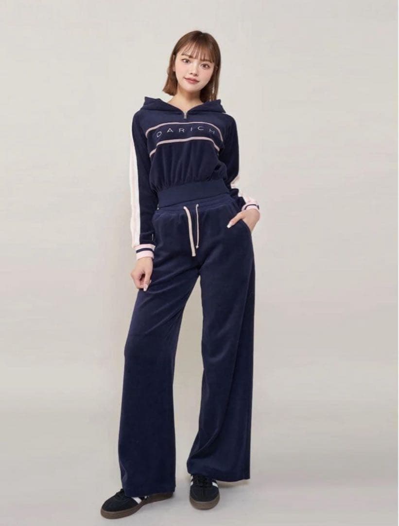 ダーリッチ　ラインベロアショートフーディ　バイカラーコードベロアワイドパンツ