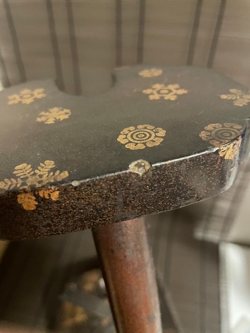 『高級刀掛け』木造り　雪模様　　螺鈿　高さ70cm