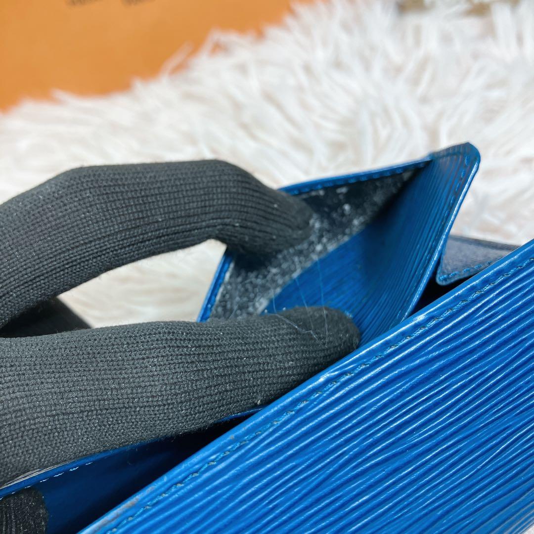 美品 ルイヴィトン エピ ポシェット ポルトモネ クレディ 長財布 青 ブルー