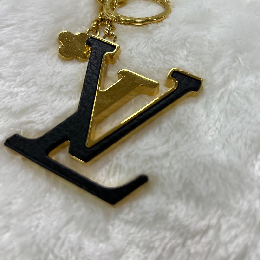 ❣️ルイ・ヴィトン キーリング LV カプシーヌ ポルトクレ