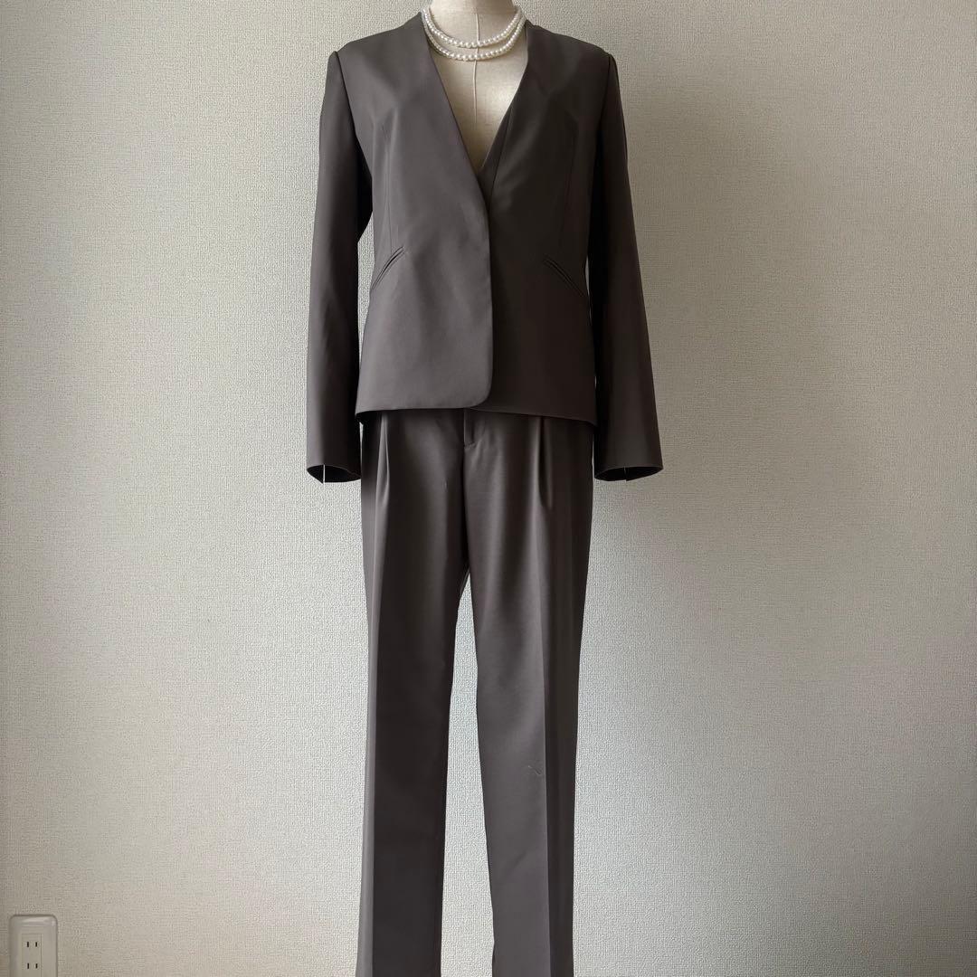 【大きい】グリーンレーベルリラクシング　パンツスーツ　L　ノーカラー　ブラウン