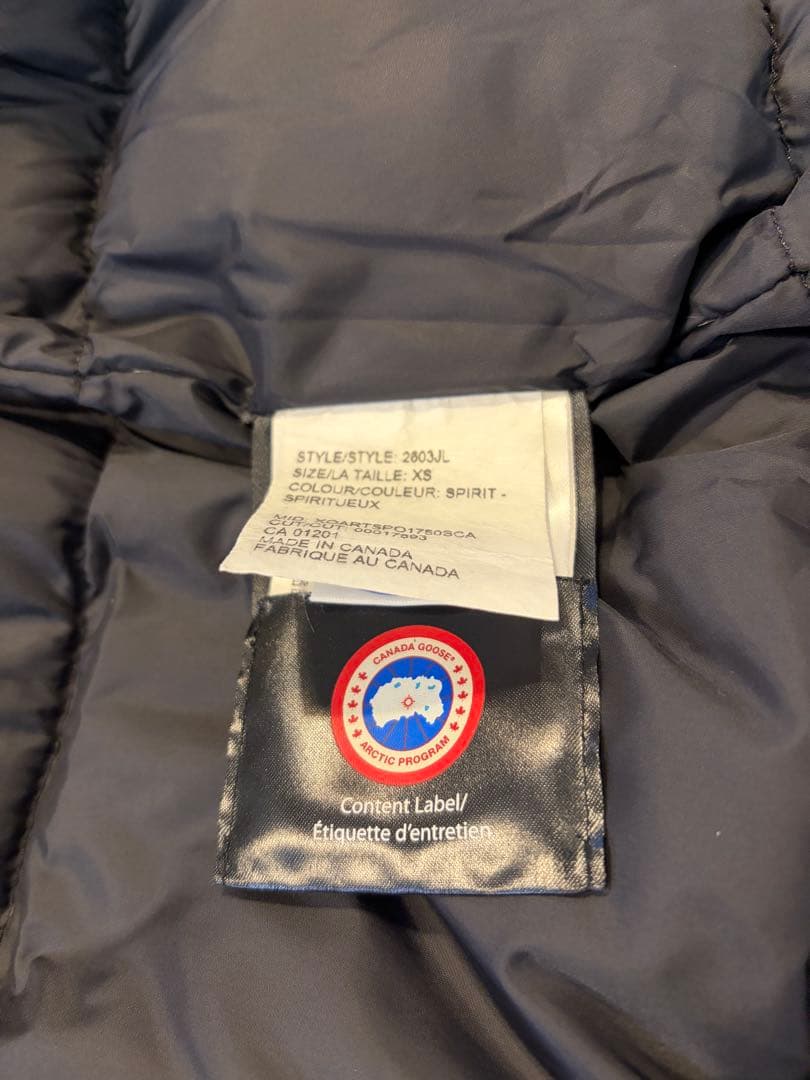 カナダグース ネイビー （紺）ダウンジャケット