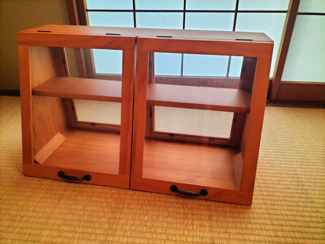 高さが変えられる木製ラック☆ガラス扉4面◇1/3