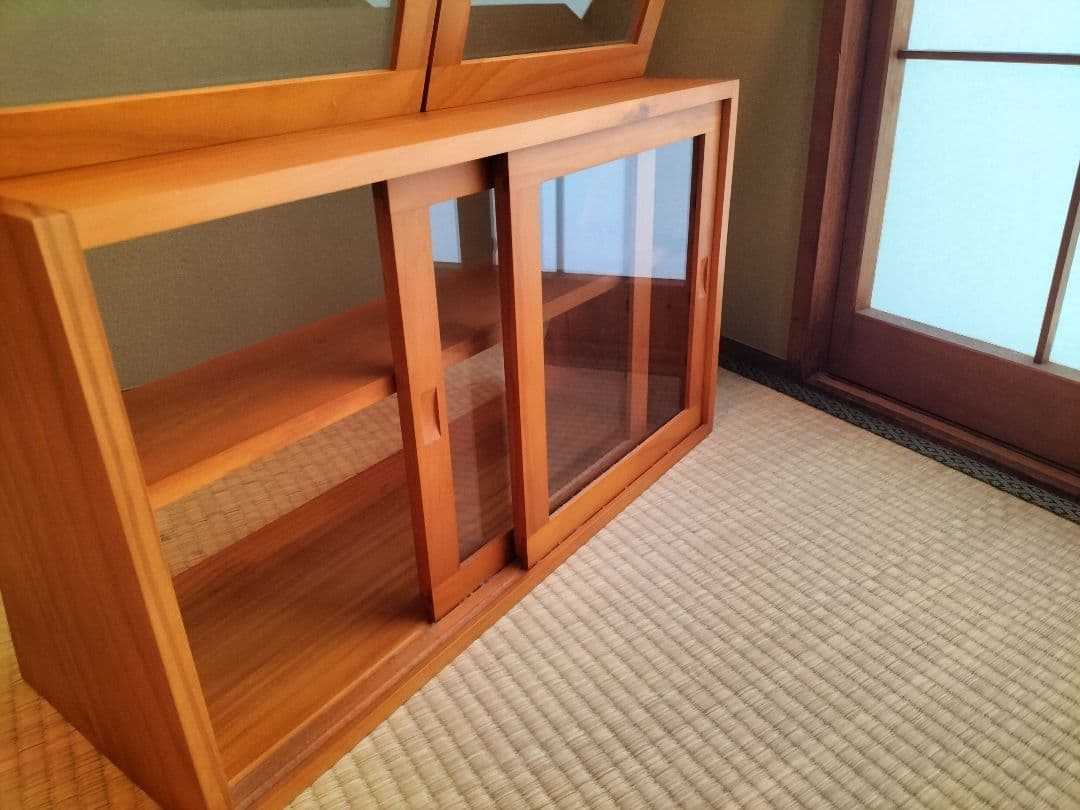 高さが変えられる木製ラック☆ガラス扉4面◇1/3