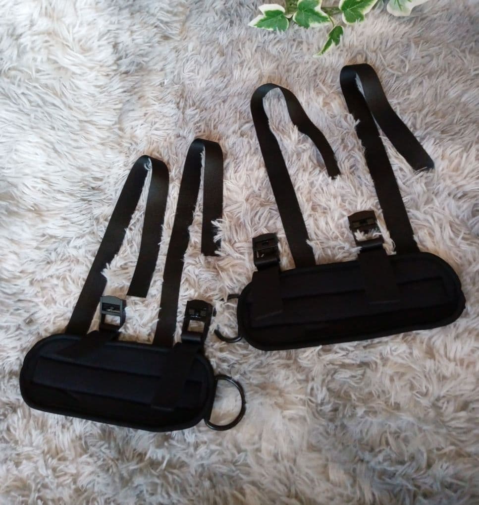 アンクルストラップ ケーブルマシン　ピンク　レッグストレングス　トレーニング