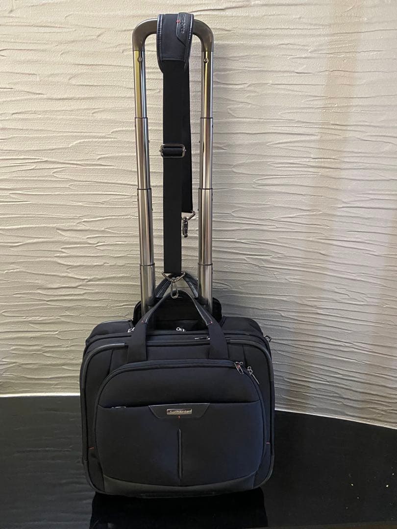 「出張も通勤も、これ1つでスマートに。」