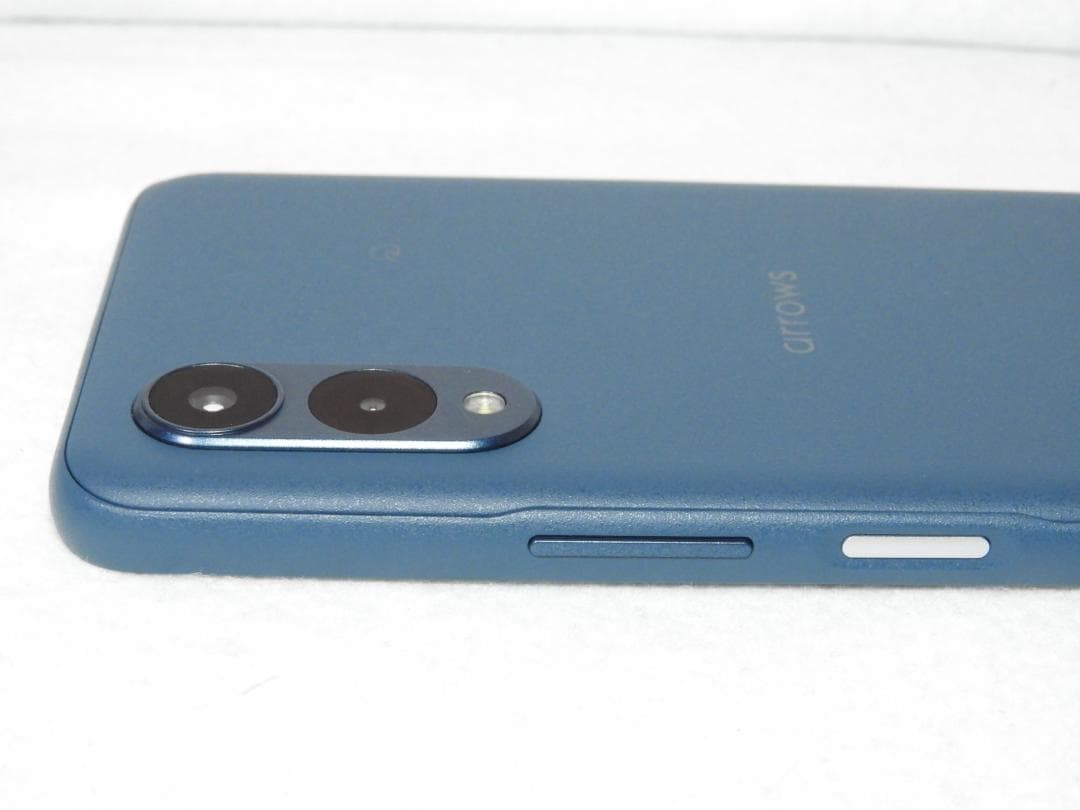 良品 FCNT arrows We2 F-52E ネイビーグリーン SIMフリー