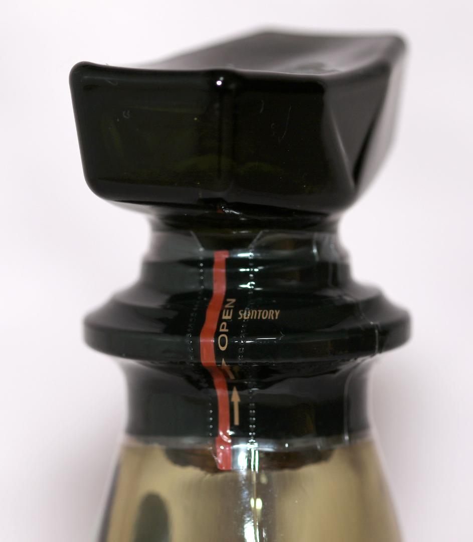 【SALE】ネオン街で輝く！　サントリー「ローヤル」７００㎖　２本