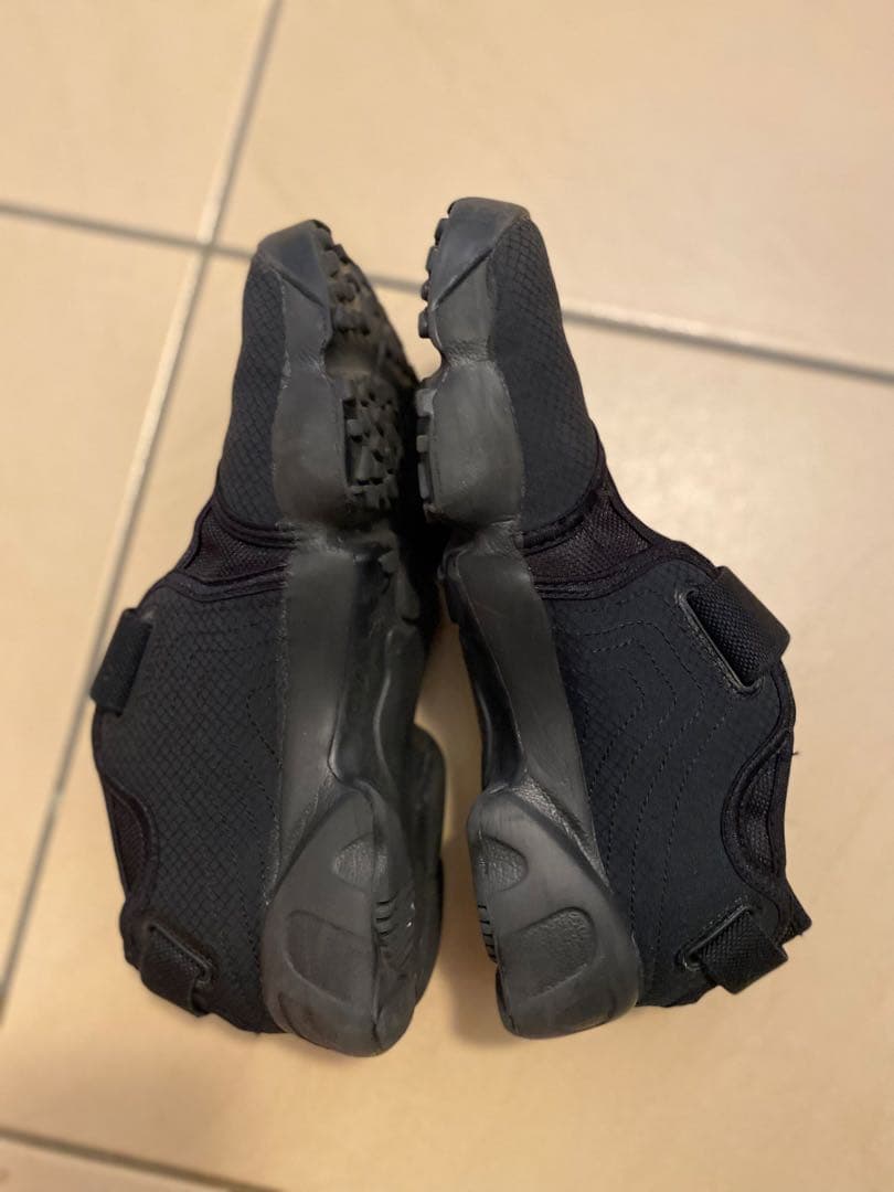 ナイキ エアリフト オールブラック 24cm 足袋 トゥモローランド