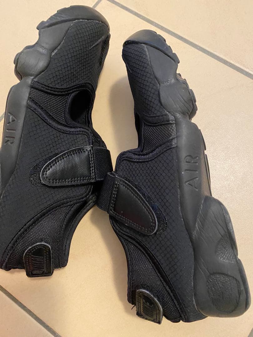 ナイキ エアリフト オールブラック 24cm 足袋 トゥモローランド