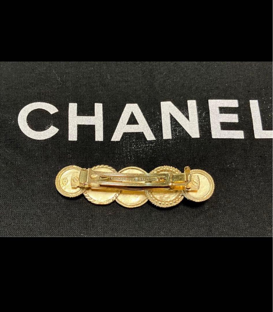 CHANEL:バレッタ(ゴールドアイコン)