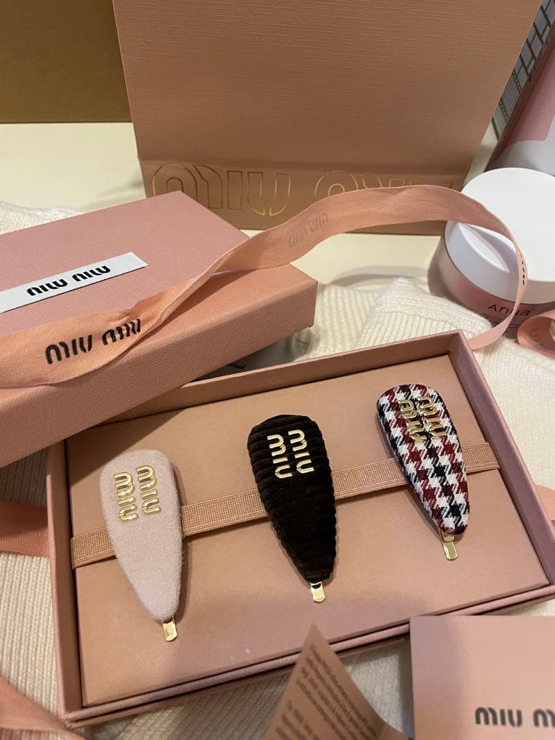 みぃちゃんさん専用　miu miu ヘアピン　濃茶