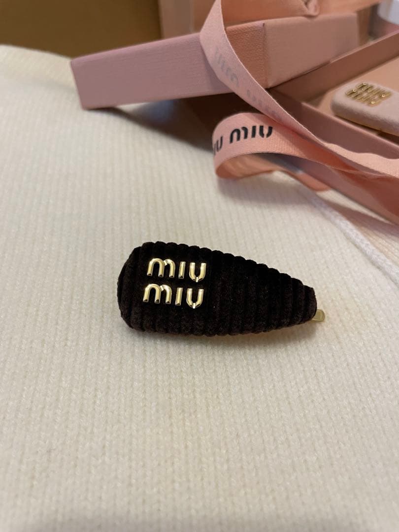 みぃちゃんさん専用　miu miu ヘアピン　濃茶