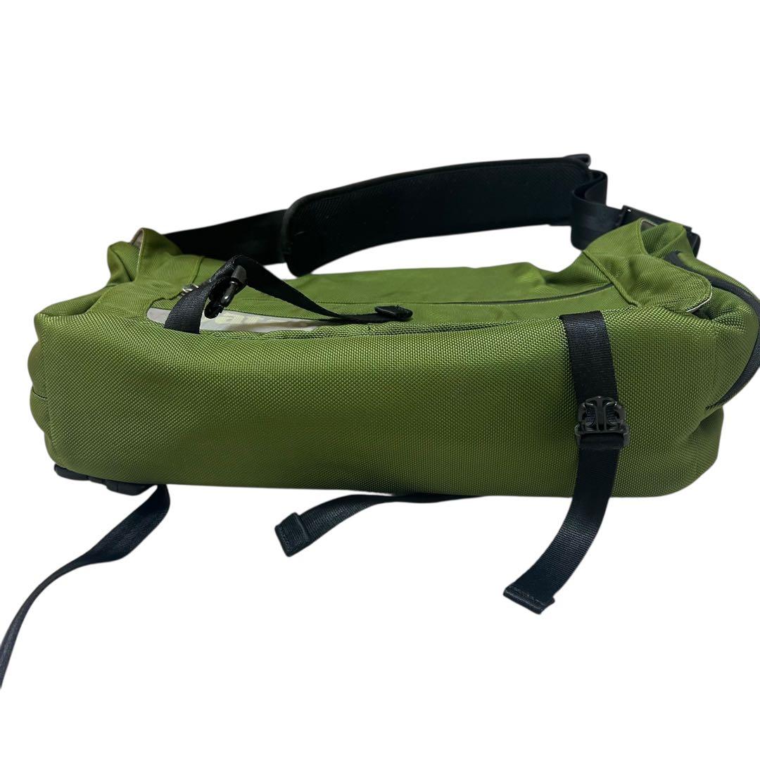 Patagonia ハーフマス　ショルダーバッグ　グリーン　メッセンジャーバッグ