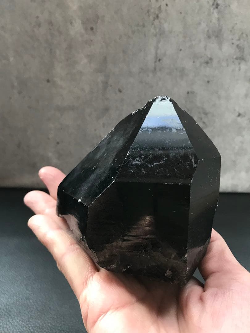 モリオン原石 647g